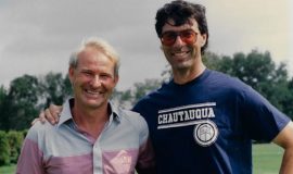 Pete Longo, PGA trick shot artist, with Stan Marshaus in 1982.