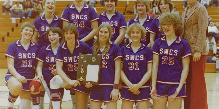 Kay Gould with SWCS basketball team, 1979.
