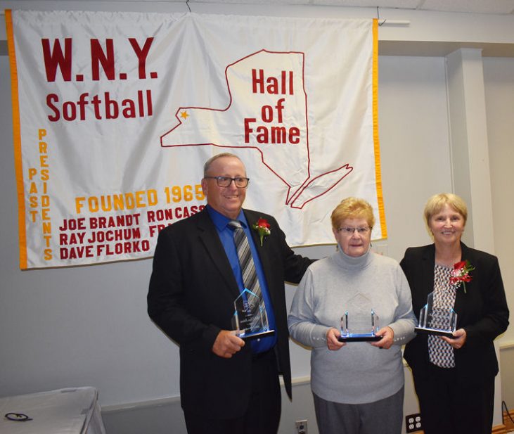 2021 WNY Softball Hall of Fame Inductees pictured.