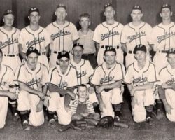 1948 Steel Partition Bombers.
Standing: Merlin Peterson, Steve Dankowicz, Clay Sorenson,
Marsh Studd, Frank Smerkar, Ralph Millard, Lefty Pratt, Les
James, Bob Brown, Ralph Mee.
Kneeling: Warren Mee, Bob Fredo, Rog DuBois, Joe Nagle, Bob
Bender, Don Nagle, Joe Bender, Billy Brown.
Photo courtesy of Tom Nagle. 1948 Steel Partition Bombers.