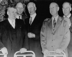 APRIL13, 1950, PHILADELPHIA - Connie Mack (center) is joined by four of his former players at a luncheon honoring his 50 years as manager of the Philadelphia Athletics. Left to right are Joe Boley, Howard Ehmke, Mack, Joe Bush and Rube Walberg. Howard Ehmke with Connie Mack in 1950.