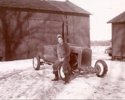 1948 Jack Lawrence with Marmon Special. Jack Lawrence 1948 (Marmon Special)