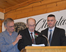 Elly Norton (center), 2020 CSHOF inductee. Norton