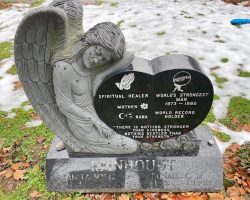 Don Reinhoudt's grave marker. Don Reinhoudt's grave marker.