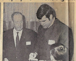 Bill Bergey signs an autograph at 1971 Temple Hessed Abraham Sports Dinner. Bill Bergey signs an autograph at 1971 Temple Hessed Abraham Sports Dinner.