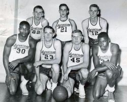 1955 Syracuse University basketball team.
Kneeling: Jim Brown, Jim Snyder, Gary Clark, Vince Cohen. Standing: Gus Castellini, Lou Cegala, Ron Gillespie. 1955 Syracuse University basketball team.