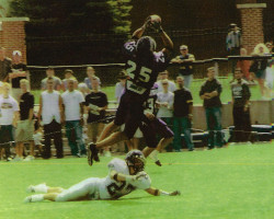 Nick Sirianni catches a pass for Mount Union College. Nick Sirianni catches a pass for Mount Union College.