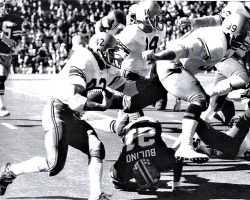 Bob Barlette, #42 running for Syracuse University. 1973. Bob Barlette, #42 running for Syracuse University. 1973.