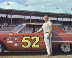 Cale Yarborough by Buesink's 1963 Grand National Ford. Rene Charland wrecked this car at Daytona. Cale Yarborough by Buesink's 1963 Grand National Ford. Rene Charland wrecked this car at Daytona.