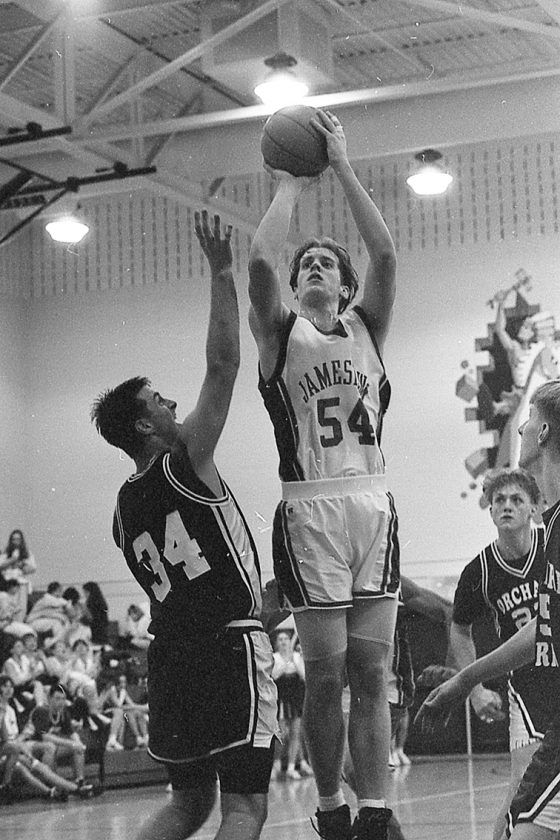 Justin Johnson shoots.