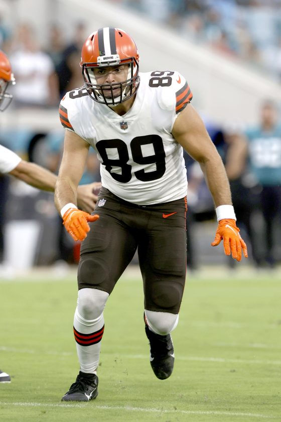 Cleveland Browns tight end Stephen Carlson looks to make a block.