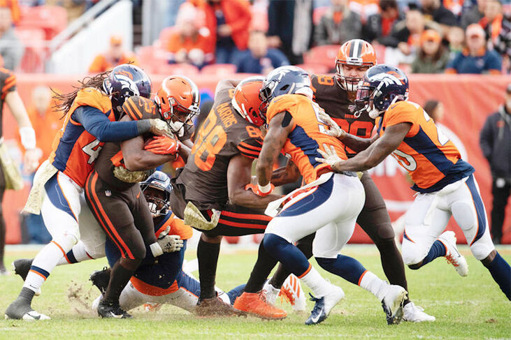 Cleveland Browns tight end Stephen Carlson (89) blocks.