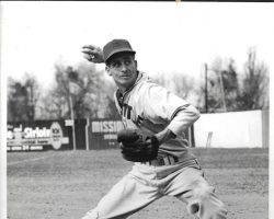 John O'Neil with the Seattle Raniers, 1947.