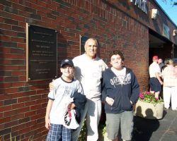 Joe Mistretta, son of inductee Morrie Mistretta, and grandsons.