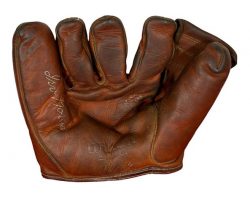 Irv Noren's glove. Irv Noren's glove.
